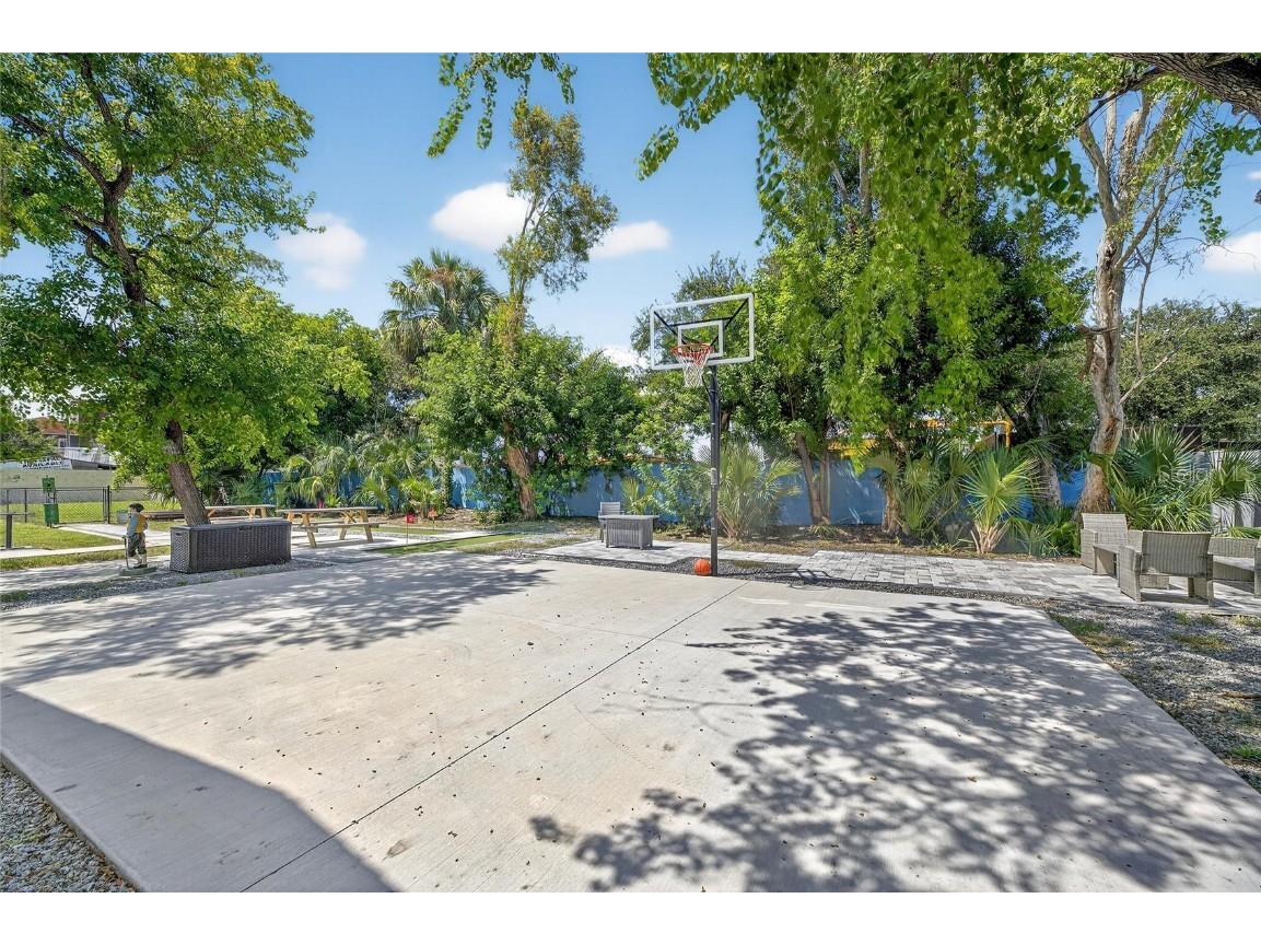 4511 & 4513 W Mcelroy Avenue Tampa FL 33611 TB8424783 image2