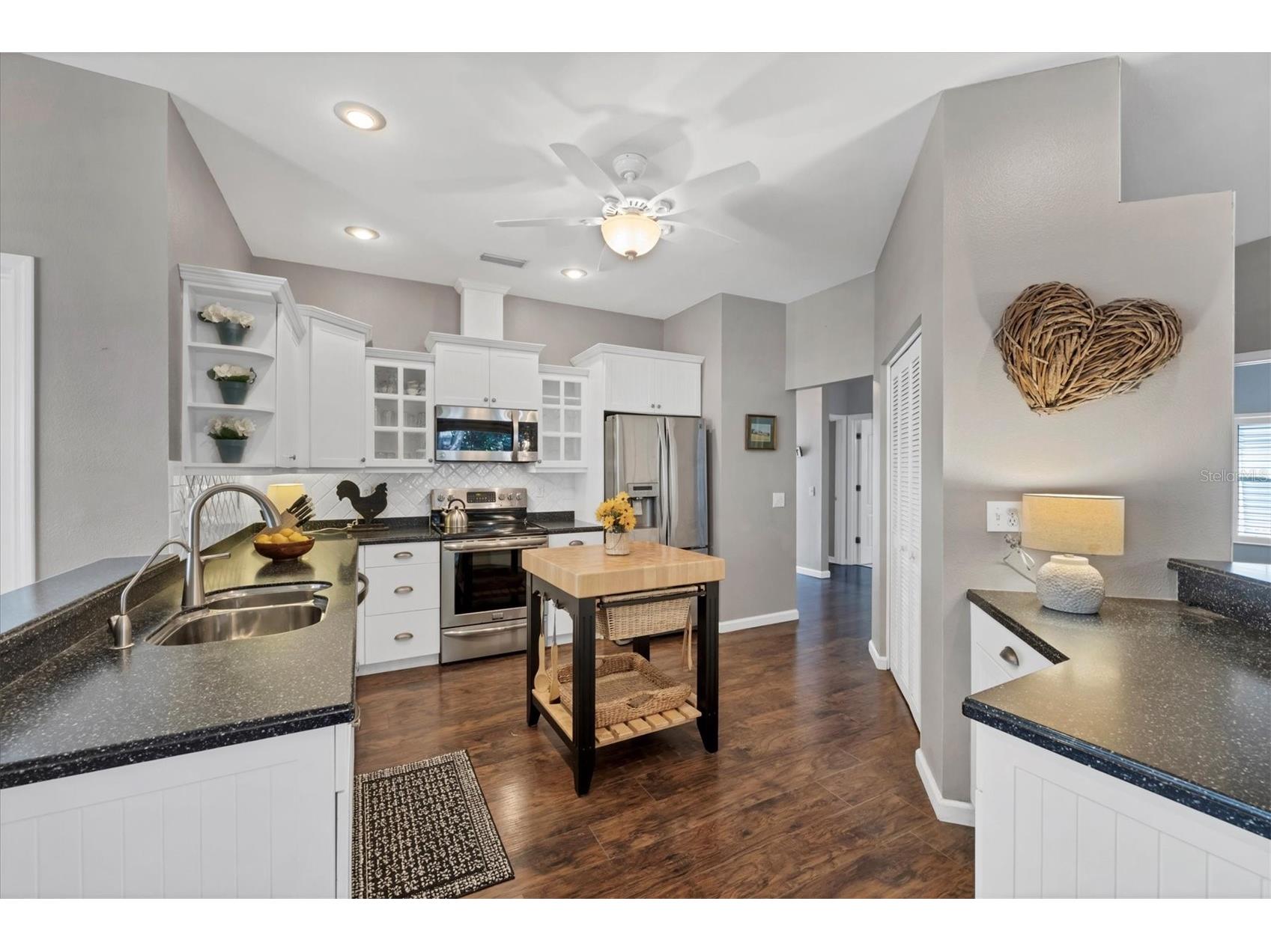 4511 Del Sol Boulevard S Sarasota FL 34243 A4679694 image12