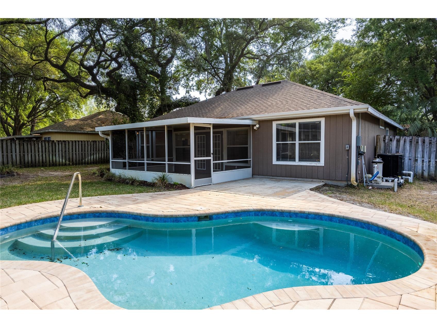 4511 NW 35th Street Gainesville FL 32605 GC539695 image2