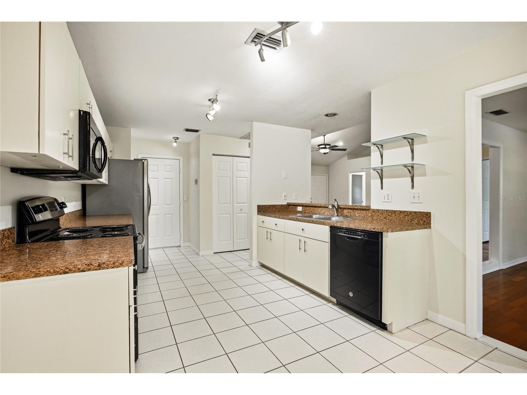 4511 NW 35th Street Gainesville FL 32605 GC539695 image20