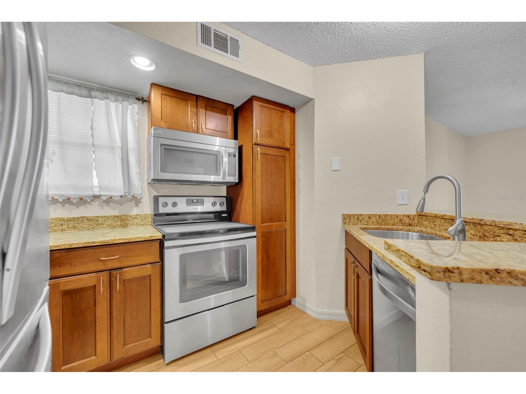 4512 Commander Drive #1712 Orlando FL 32822 A4686828 image3