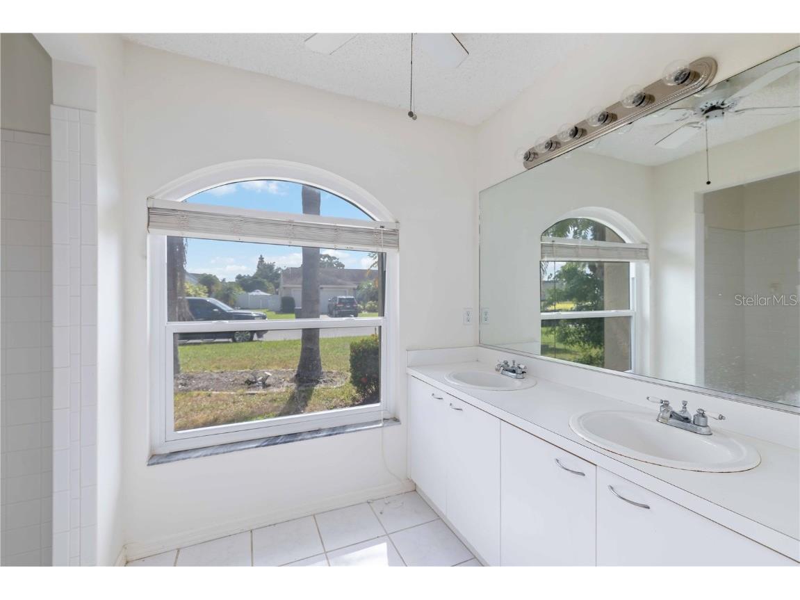 4513 Dover Street Circle E Bradenton FL 34203 C7518780 image24