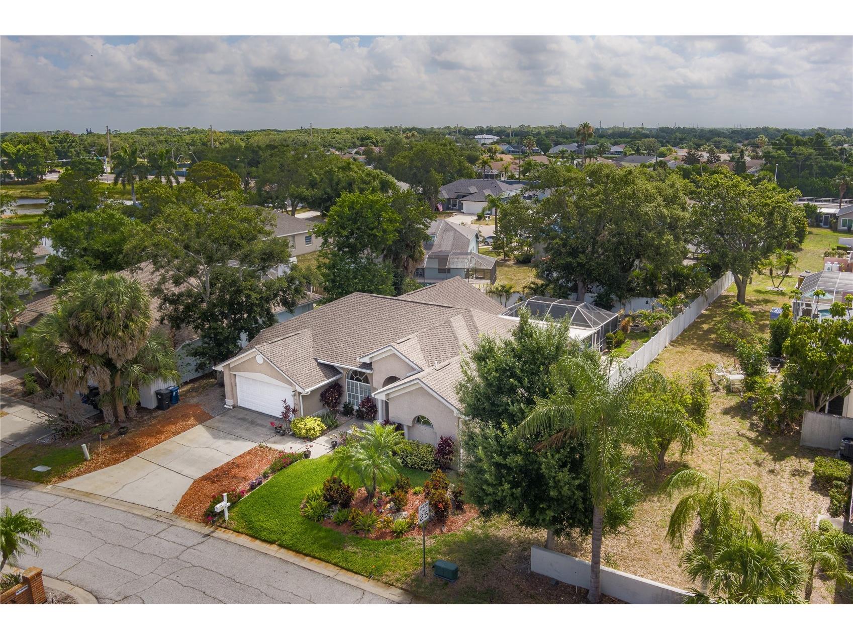 4513 Peridia Boulevard E Bradenton FL 34203 A4694181 image1