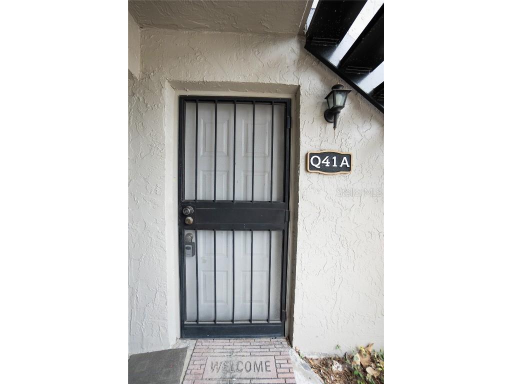 4513 S Oak Drive #Q41A Tampa FL 33611 - POND T3535259 image1