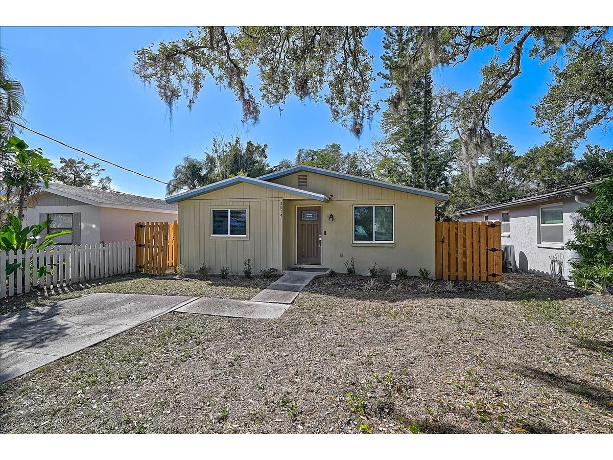 4514 S Lockwood Ridge Road Sarasota FL 34231 A4679934 image1