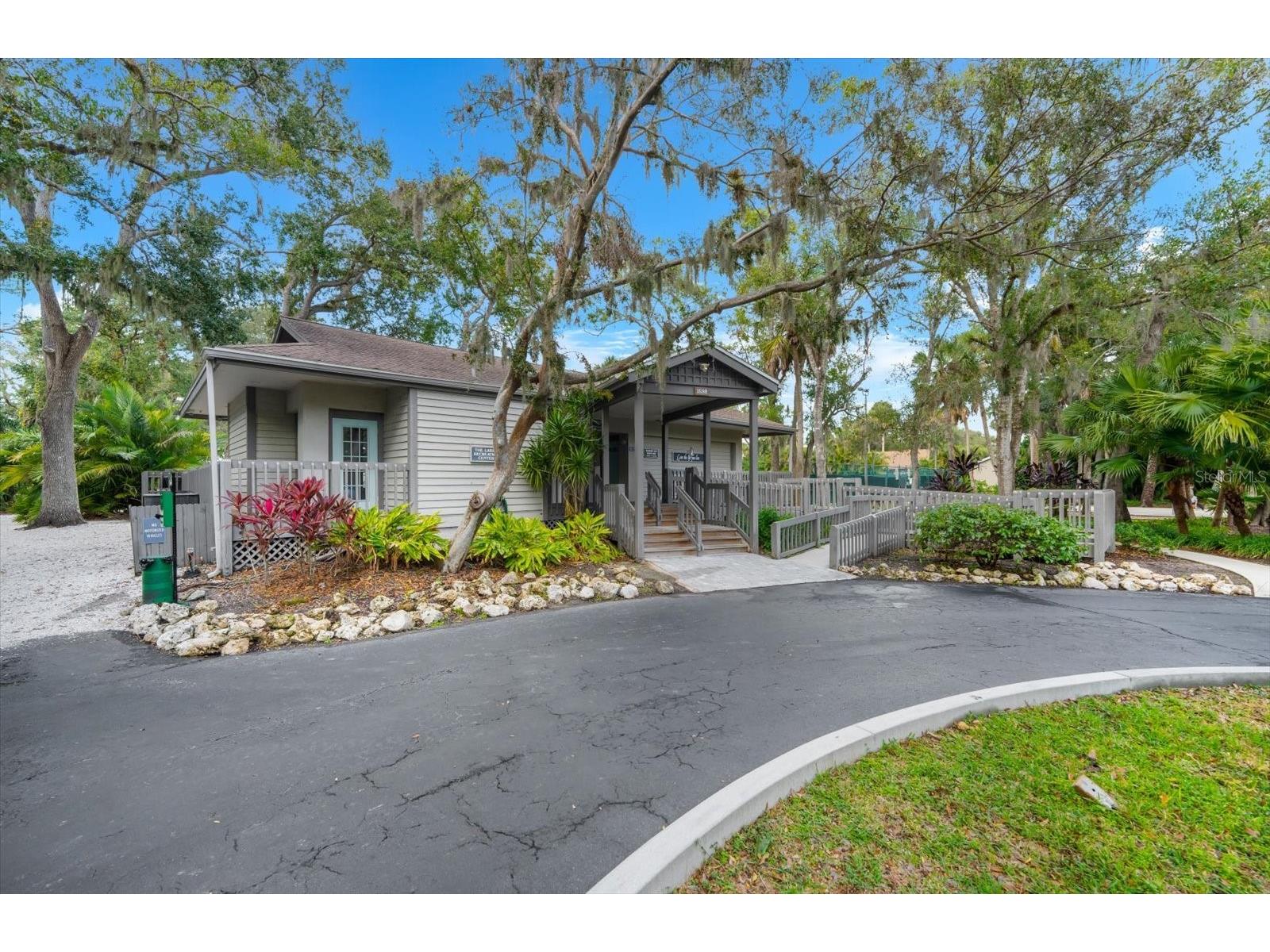 4514 Trails Drive Sarasota FL 34232 A4676981 image44
