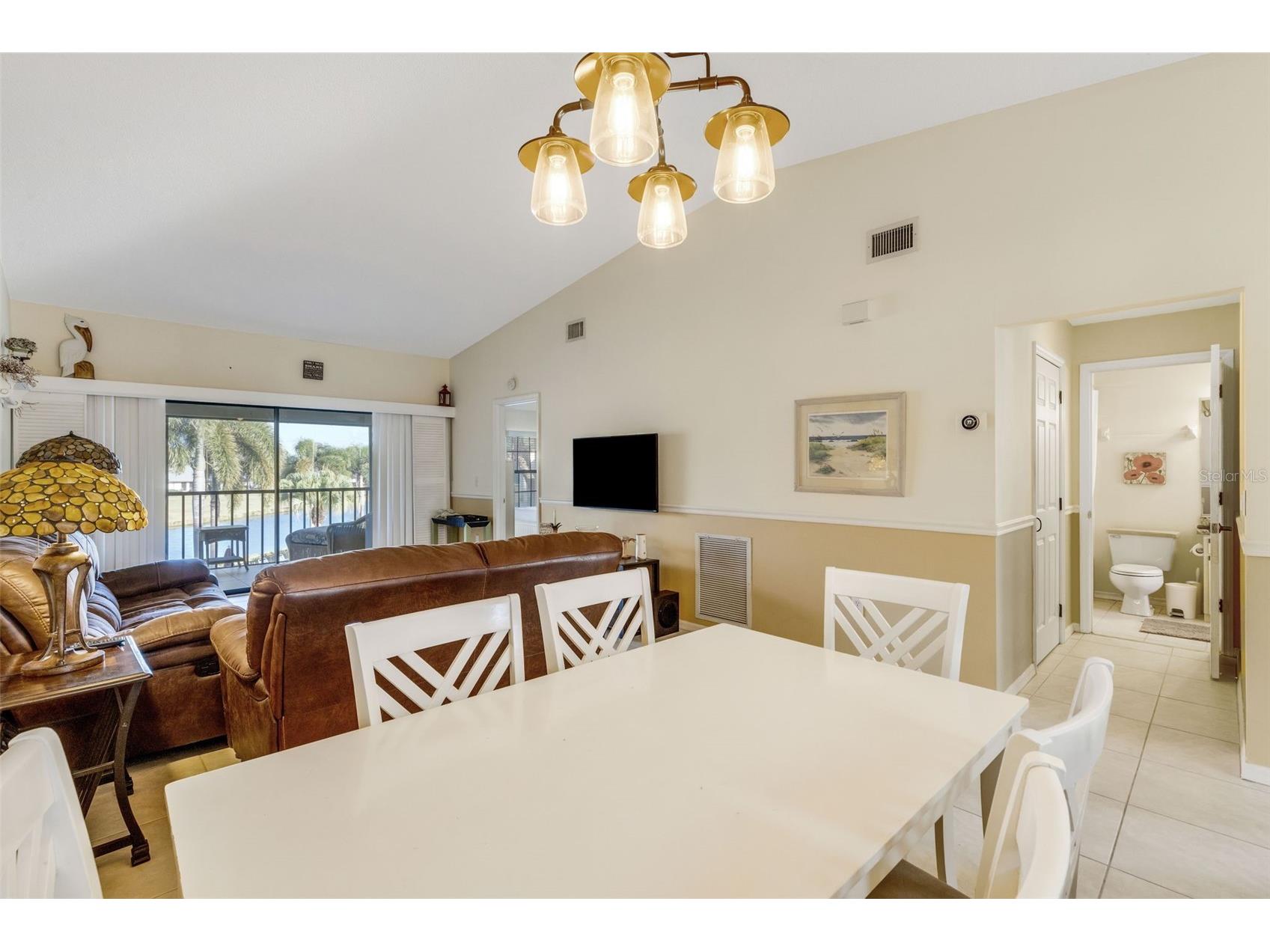 4514 Weybridge #54 Sarasota FL 34235 A4680970 image11