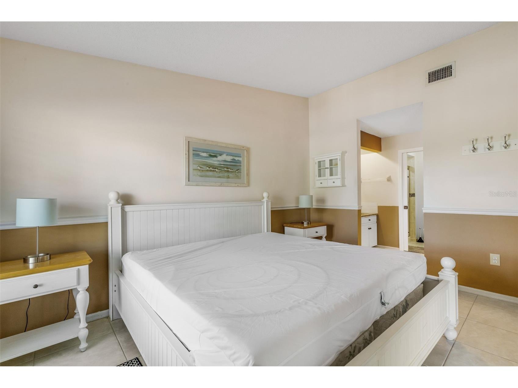 4514 Weybridge #54 Sarasota FL 34235 A4680970 image22