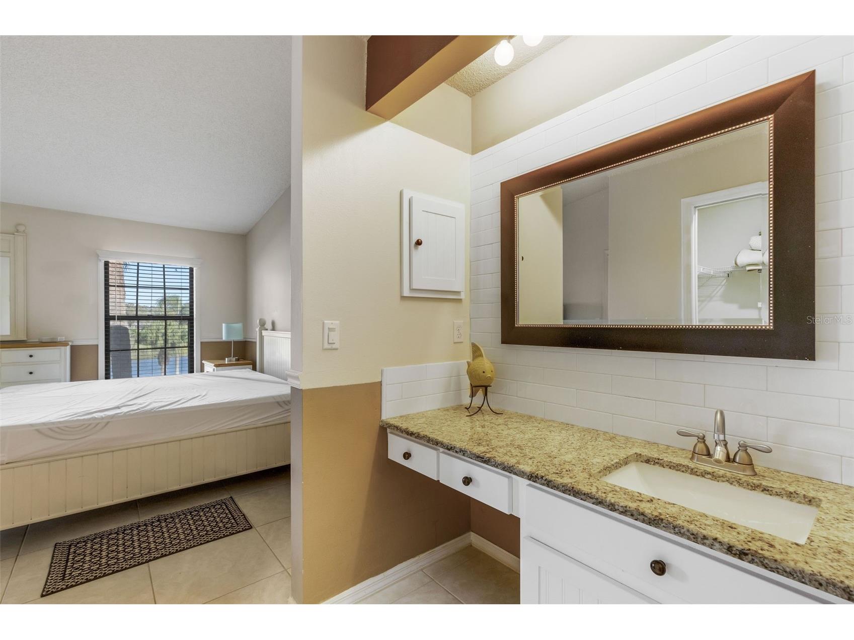 4514 Weybridge #54 Sarasota FL 34235 A4680970 image26