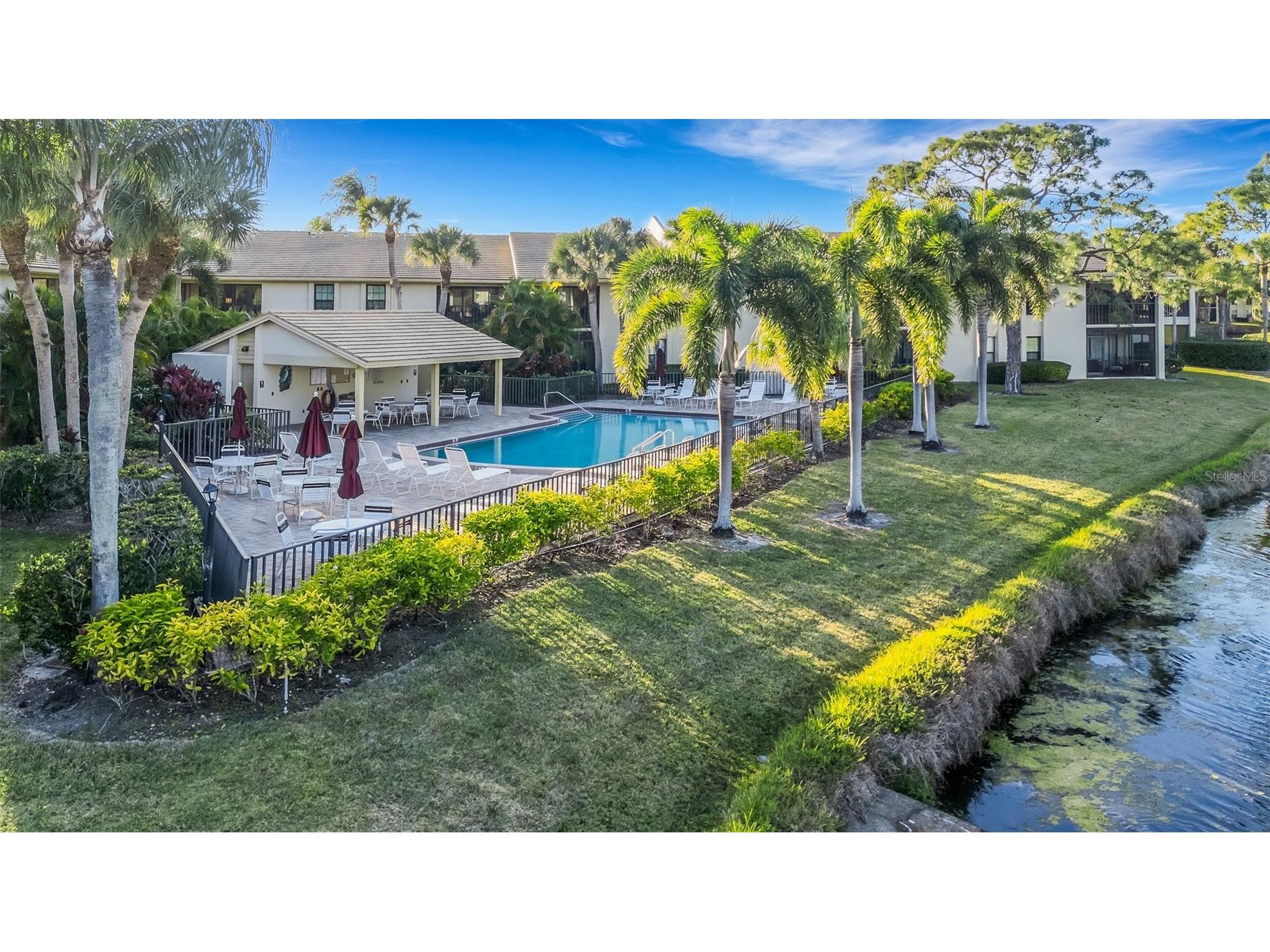 4514 Weybridge #54 Sarasota FL 34235 A4680970 image39