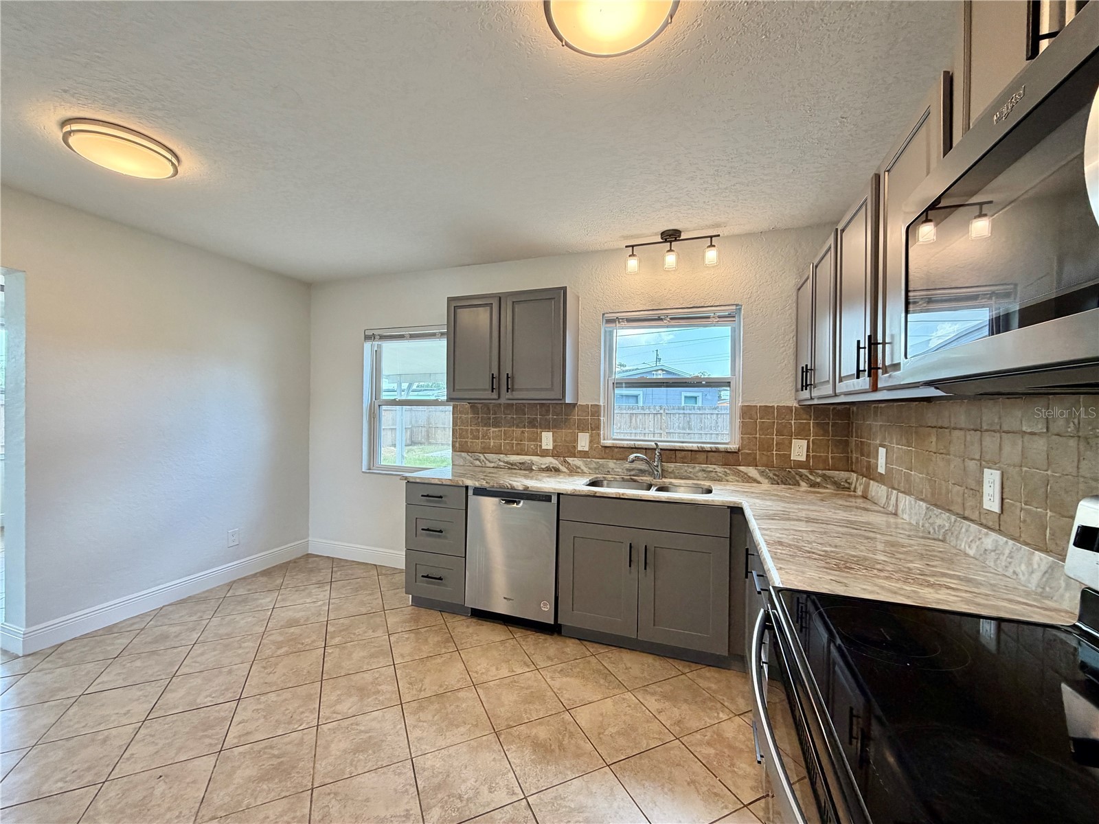 4515 54th Avenue N Saint Petersburg FL 33714 TB8527337 image8