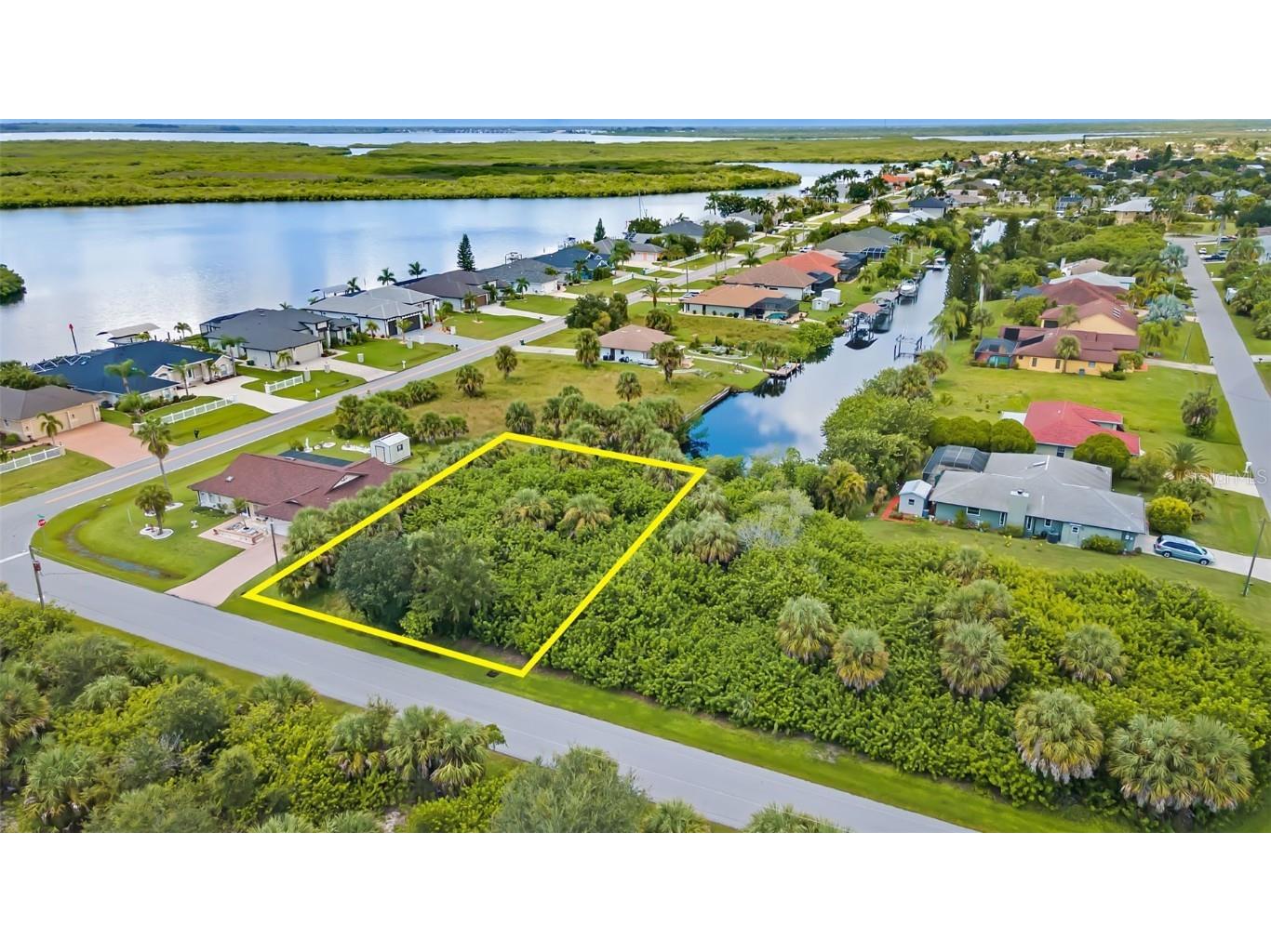 4515 Joseph Street Port Charlotte FL 33948 - PERCH WATERWAY A4547742 image1