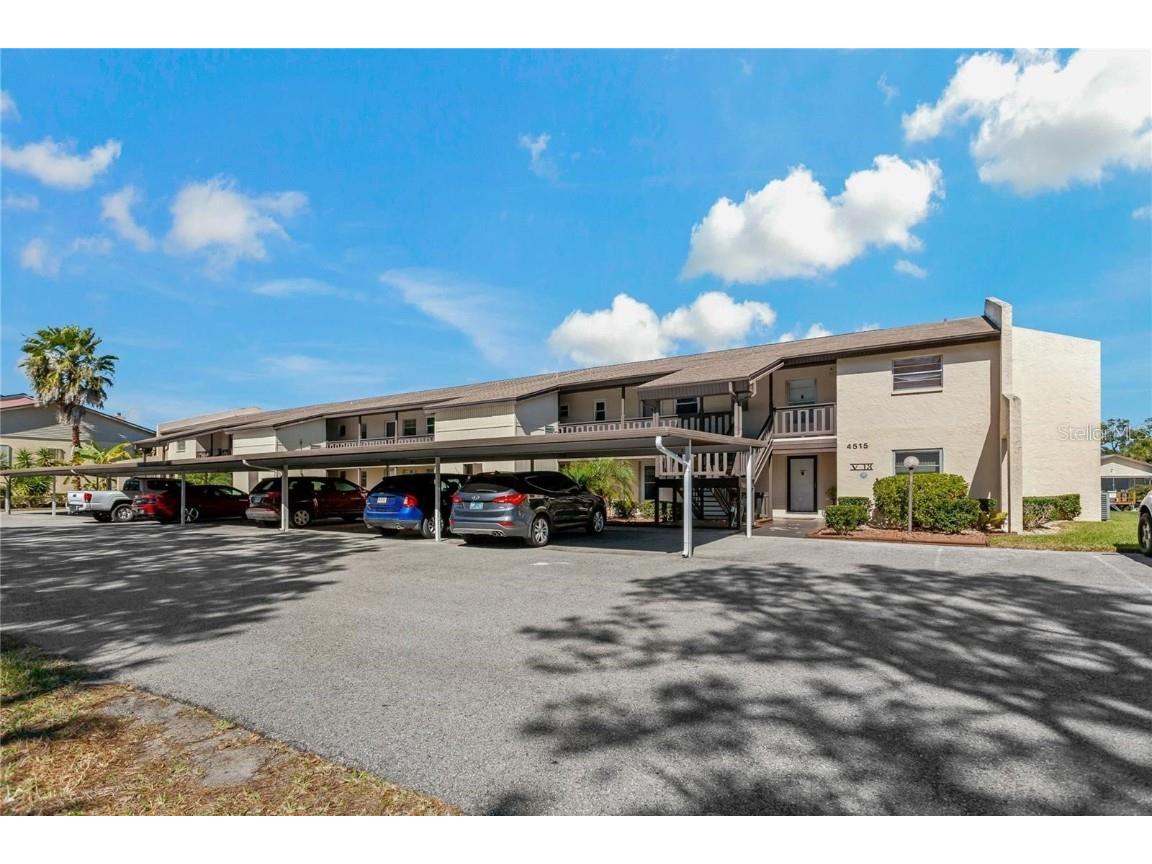 4515 Marine Pkwy Parkway #104 New Port Richey FL 34652 - Canal TB8324325 image1