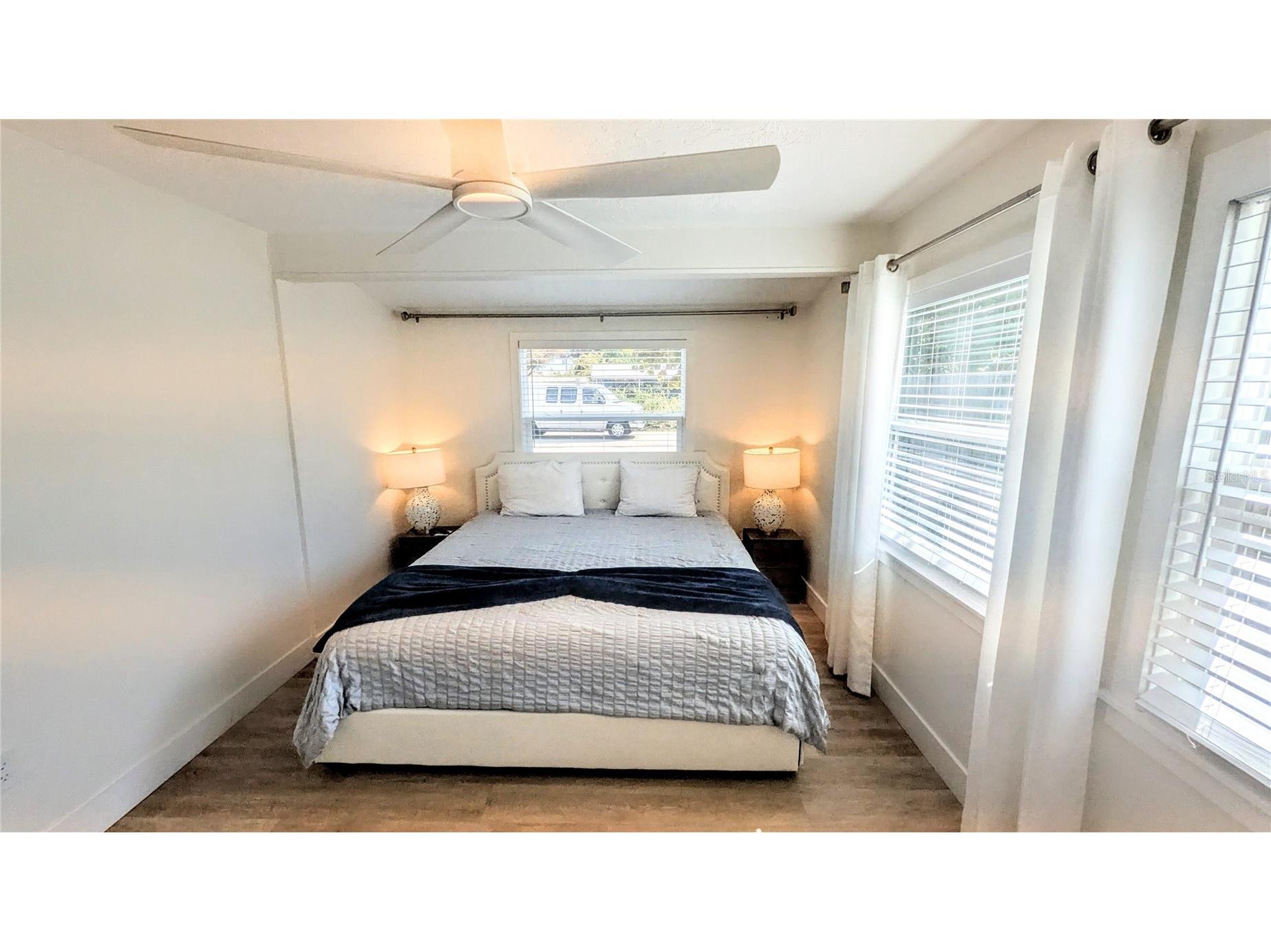 4515 Spahn Street Sarasota FL 34232 A4685383 image16