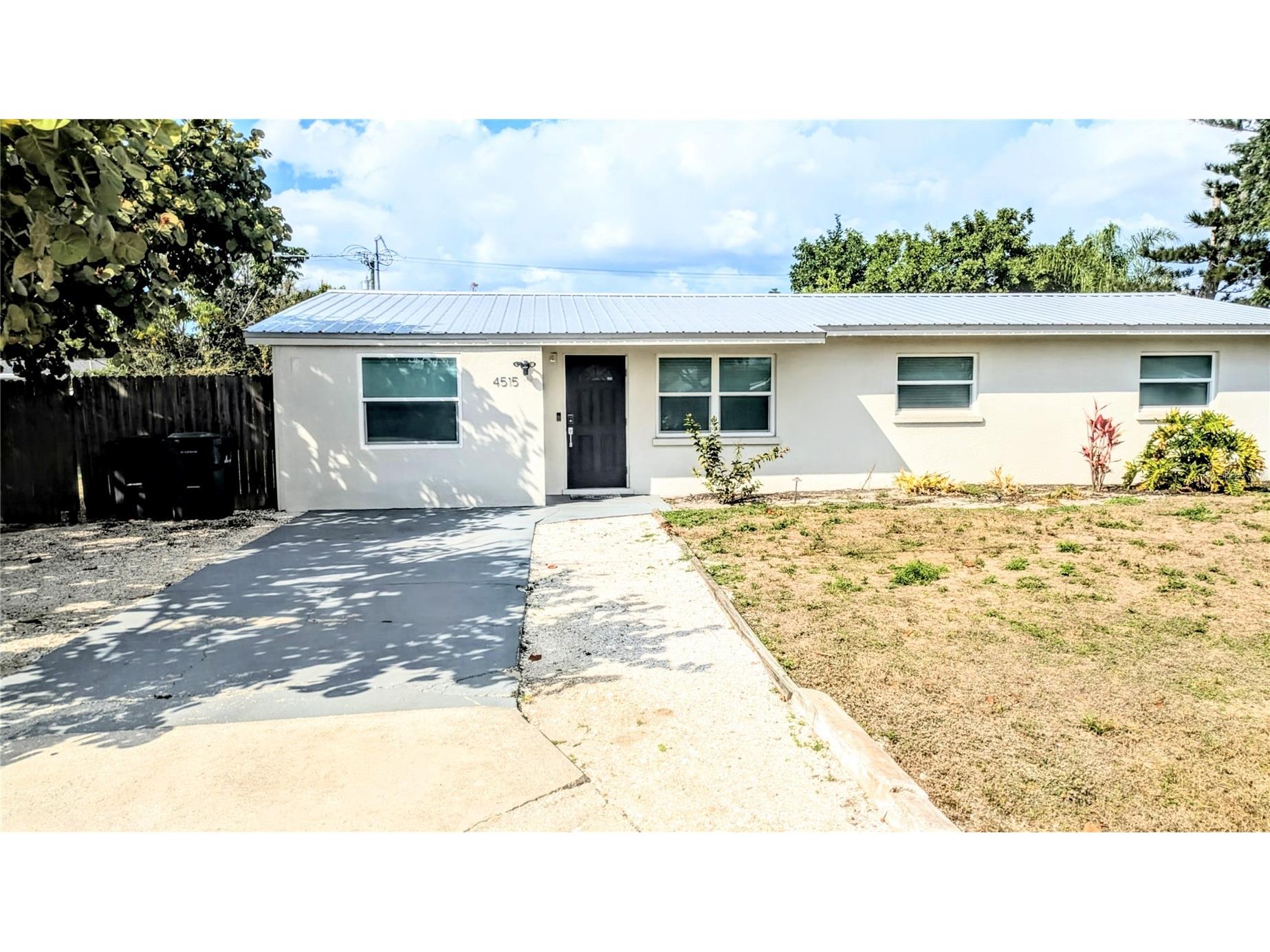 4515 Spahn Street Sarasota FL 34232 A4685383 image2