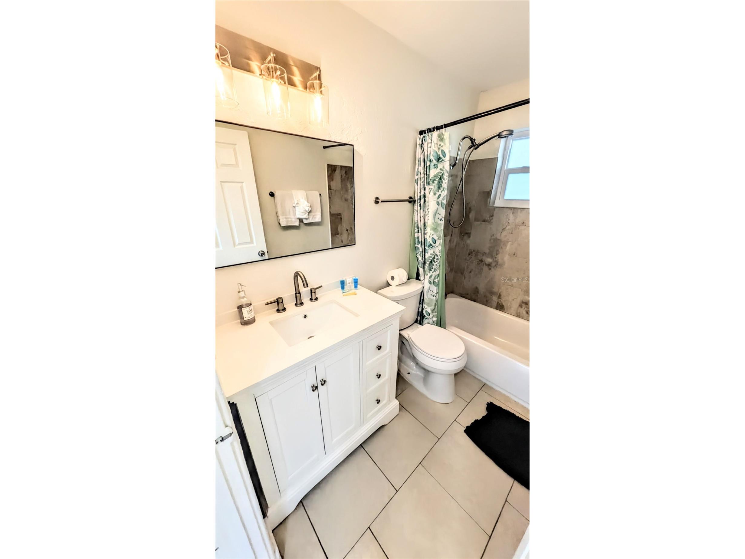 4515 Spahn Street Sarasota FL 34232 A4685383 image28