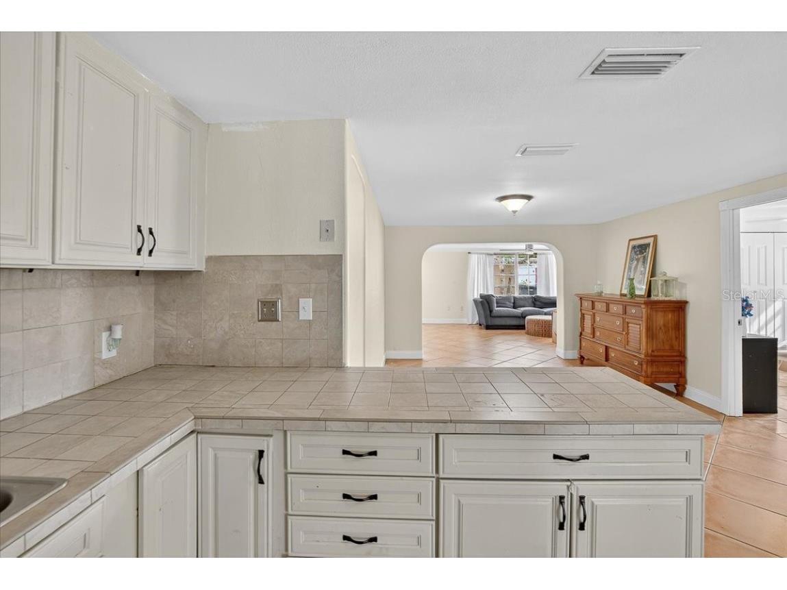 4515 W North Street Tampa FL 33614 TB8446262 image12