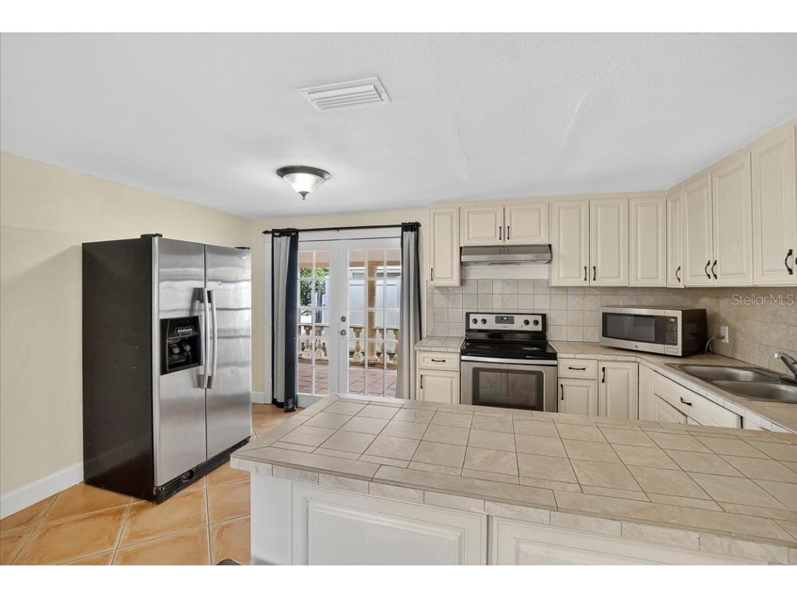 4515 W North Street Tampa FL 33614 TB8446262 image9