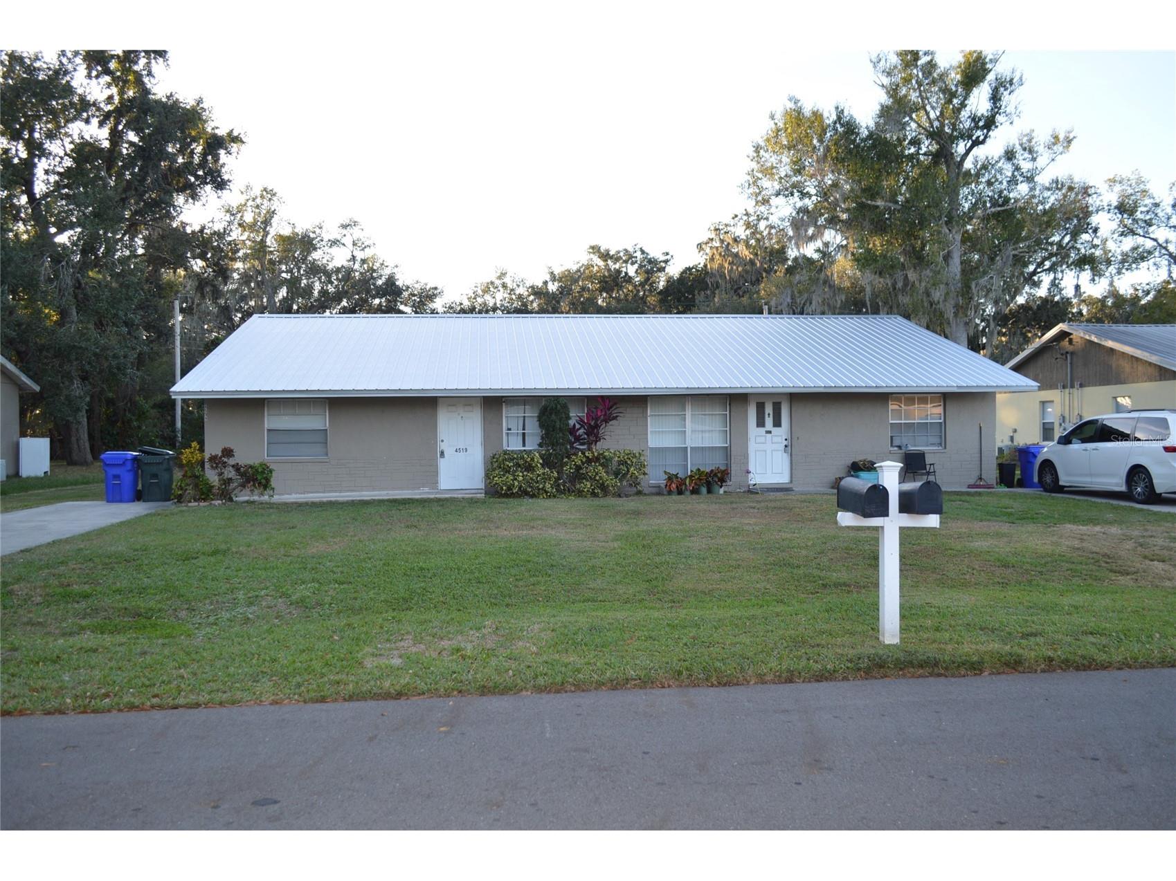 4517-4519 Ballentine Court Lakeland FL 33813 TB8454933 image1