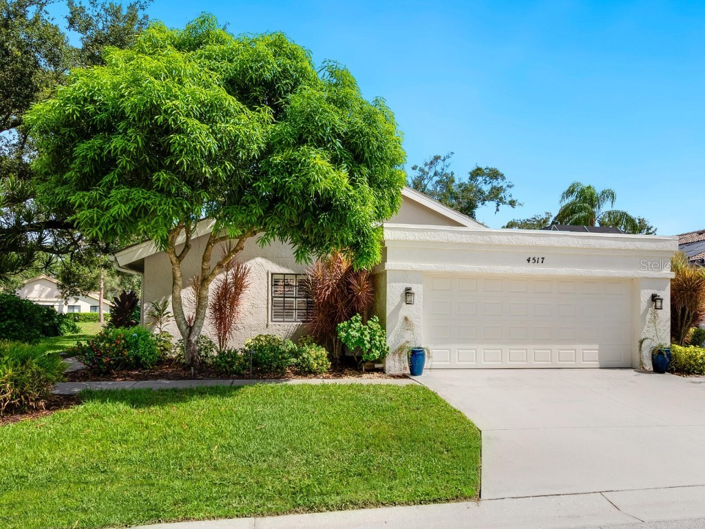 4517 Ascot Circle S Sarasota FL 34235 A4581647 image1