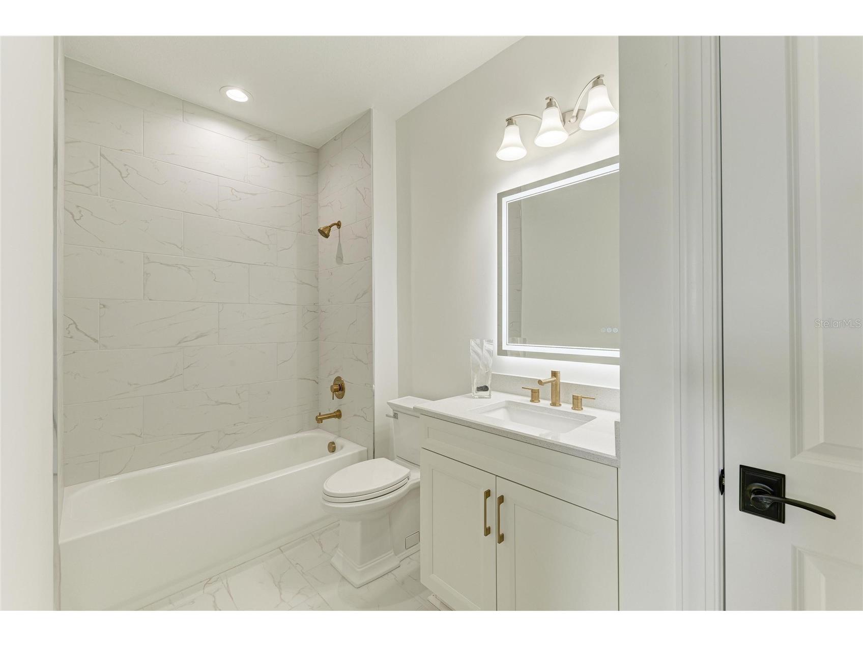 4517 Mondrian Court Sarasota FL 34240 A4696495 image62