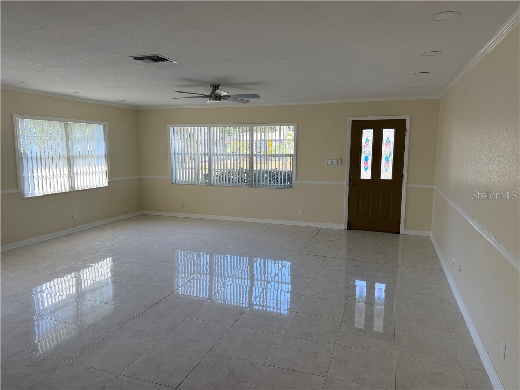 4518 24th Avenue S Saint Petersburg FL 33711 TB8452333 image2