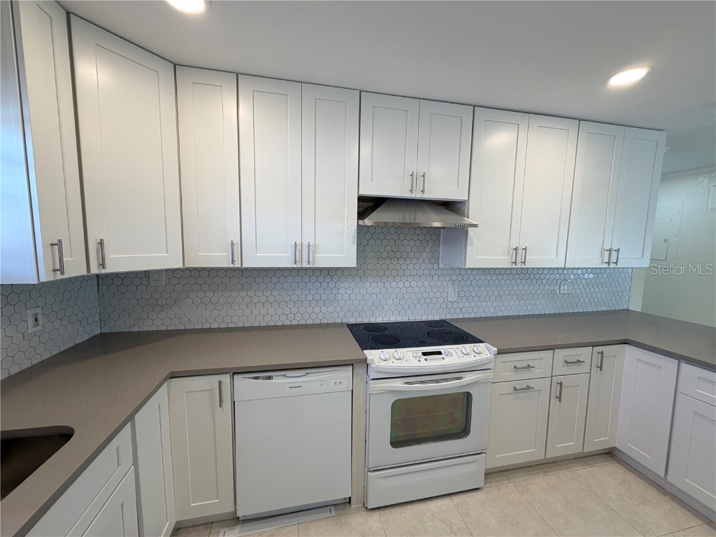 4518 24th Avenue S Saint Petersburg FL 33711 TB8452333 image5