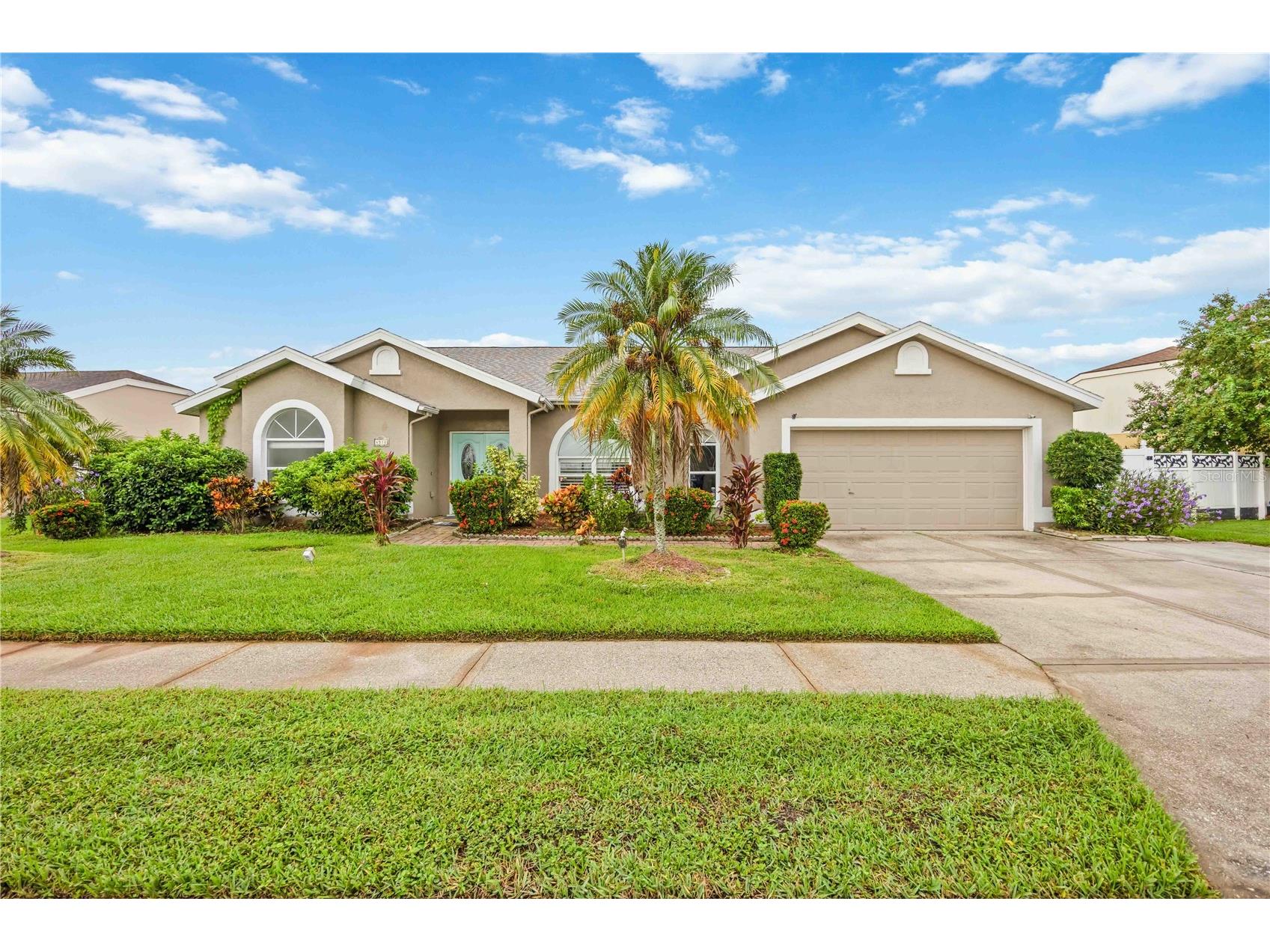 4518 Dover Street Circle E Bradenton FL 34203 A4661782 image1