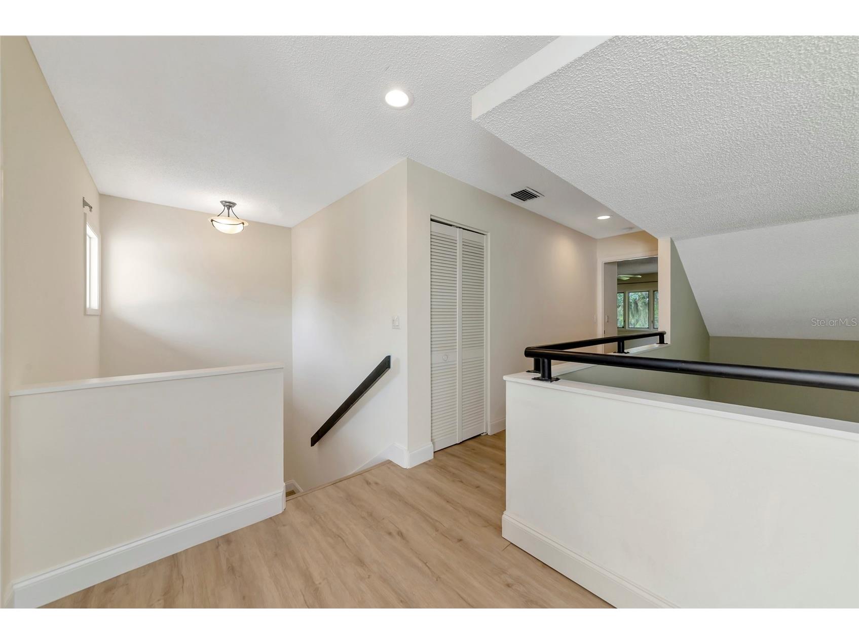 4518 S Ascot Circle Sarasota FL 34235 A4686672 image16