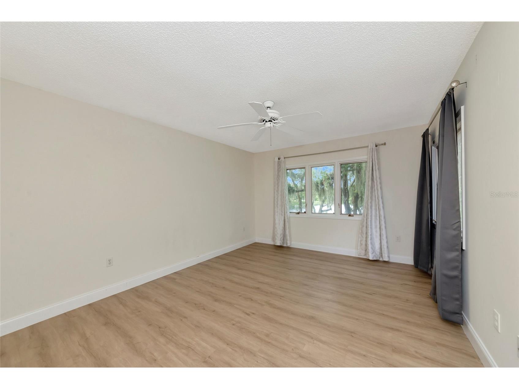 4518 S Ascot Circle Sarasota FL 34235 A4686672 image20