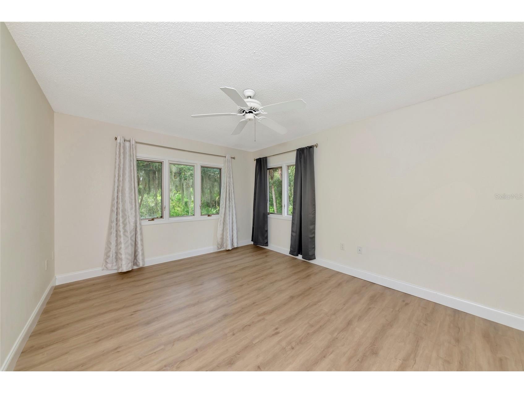 4518 S Ascot Circle Sarasota FL 34235 A4686672 image21