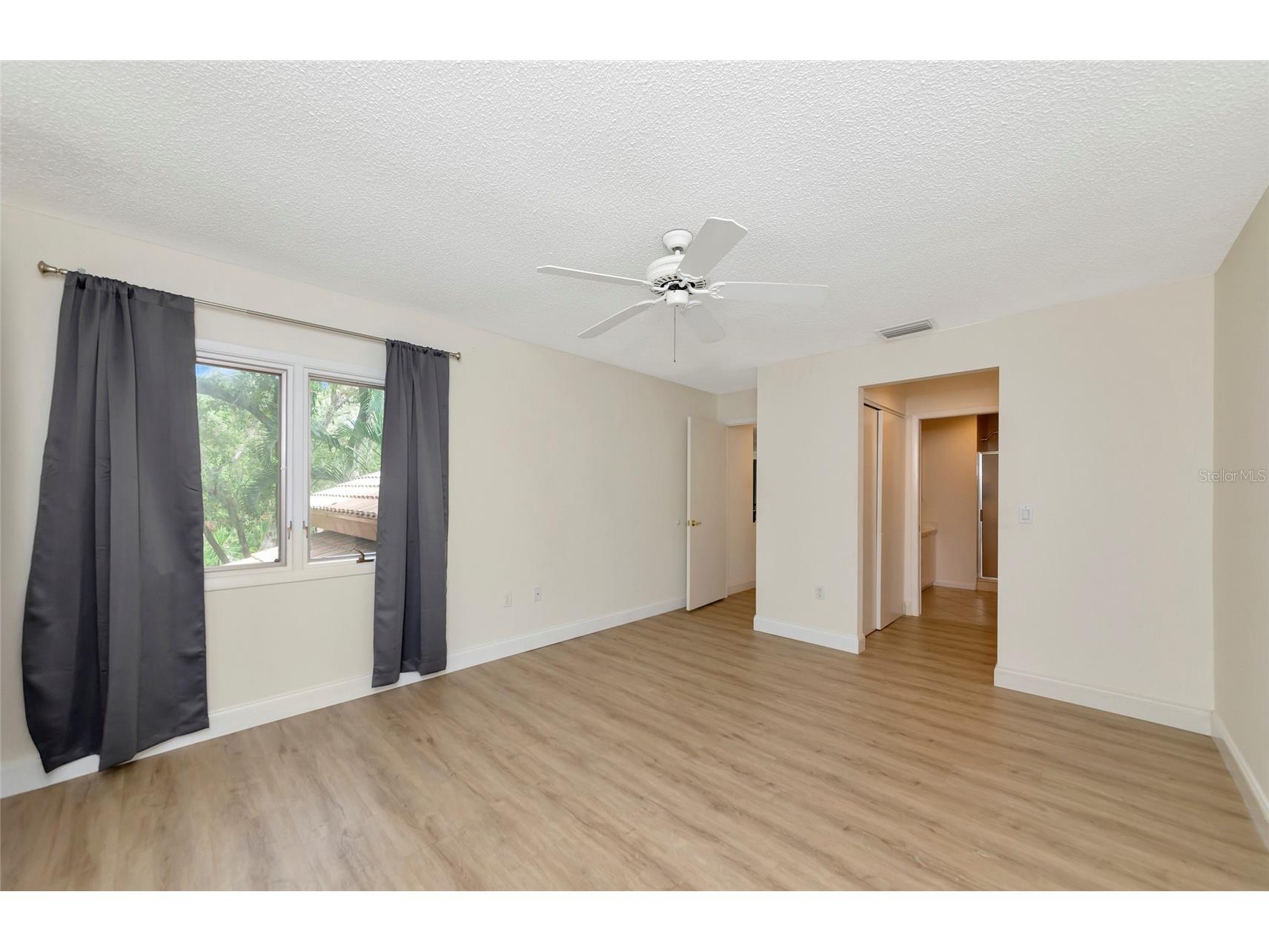 4518 S Ascot Circle Sarasota FL 34235 A4686672 image22