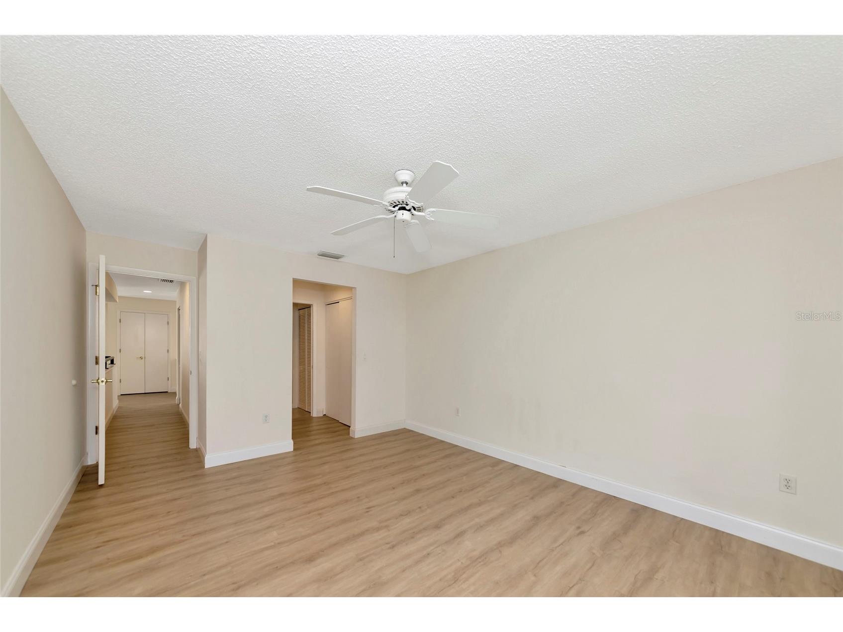 4518 S Ascot Circle Sarasota FL 34235 A4686672 image24