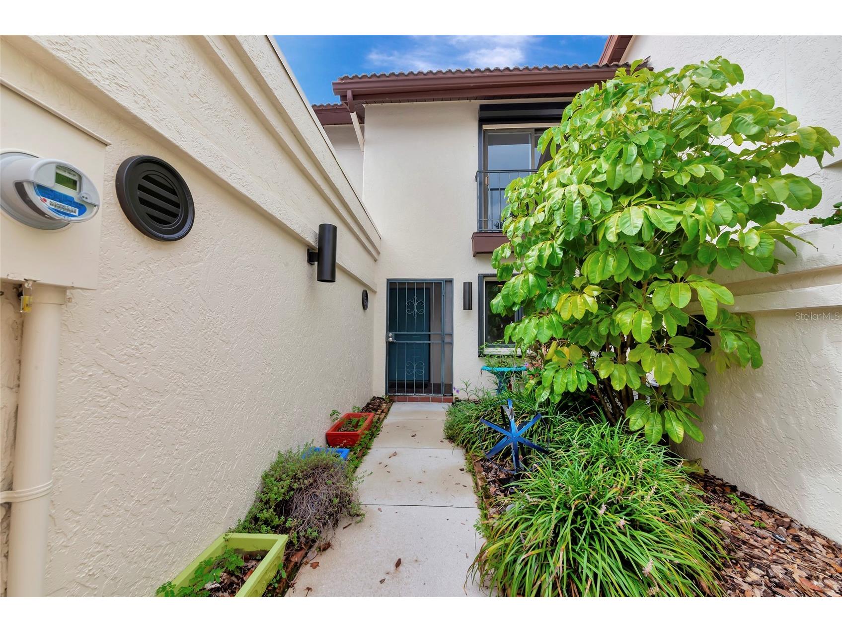 4518 S Ascot Circle Sarasota FL 34235 A4686672 image3