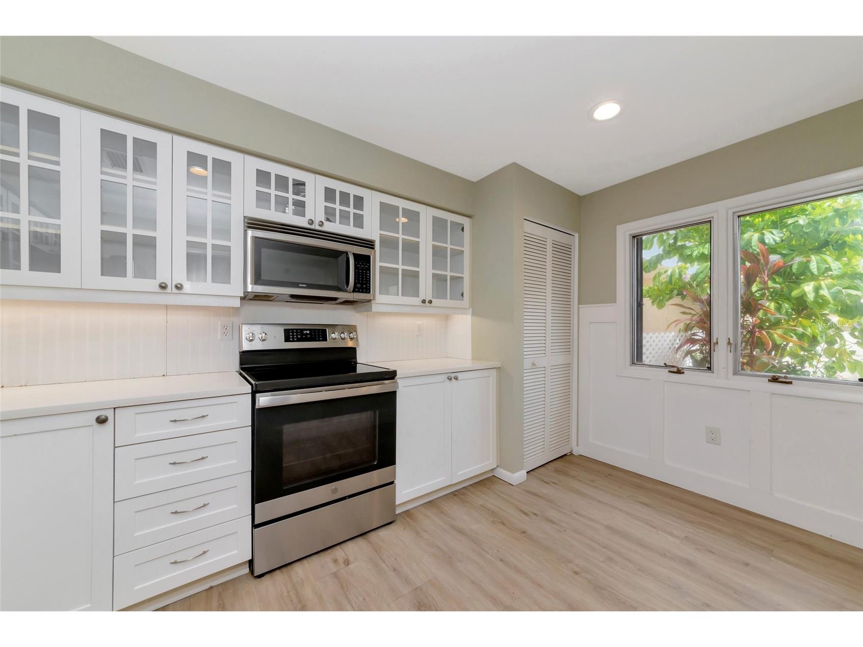 4518 S Ascot Circle Sarasota FL 34235 A4686672 image9