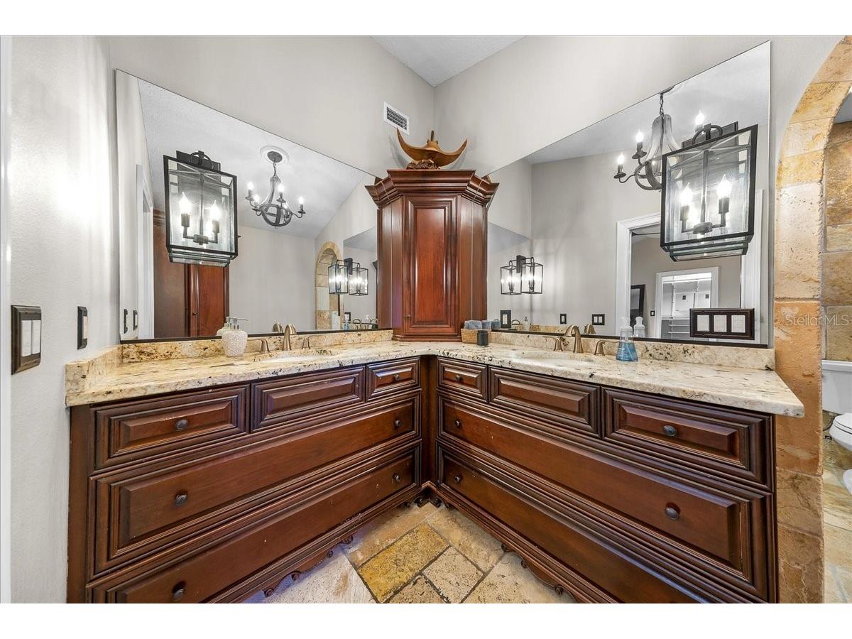 452 SE Paradise Point Road Crystal River FL 34429 O6376601 image15