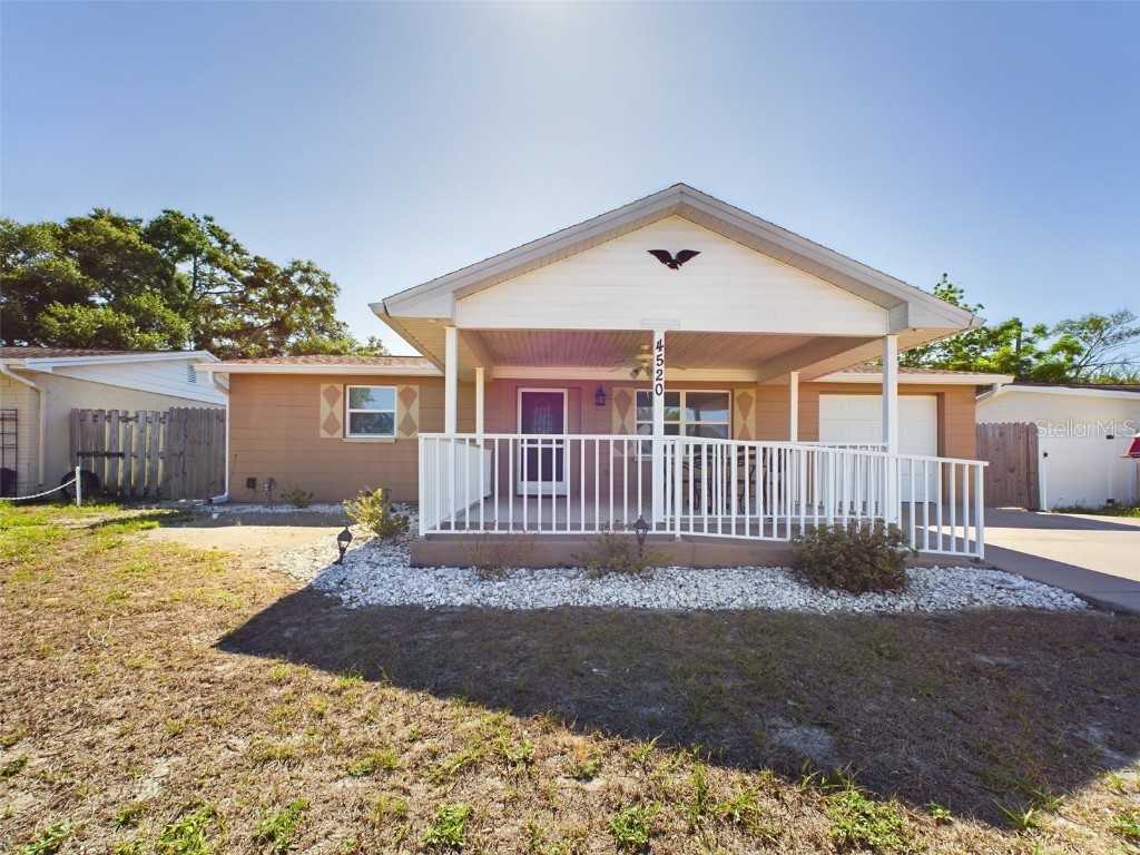 4520 Grand Central Avenue New Port Richey FL 34652 P4925862 image1