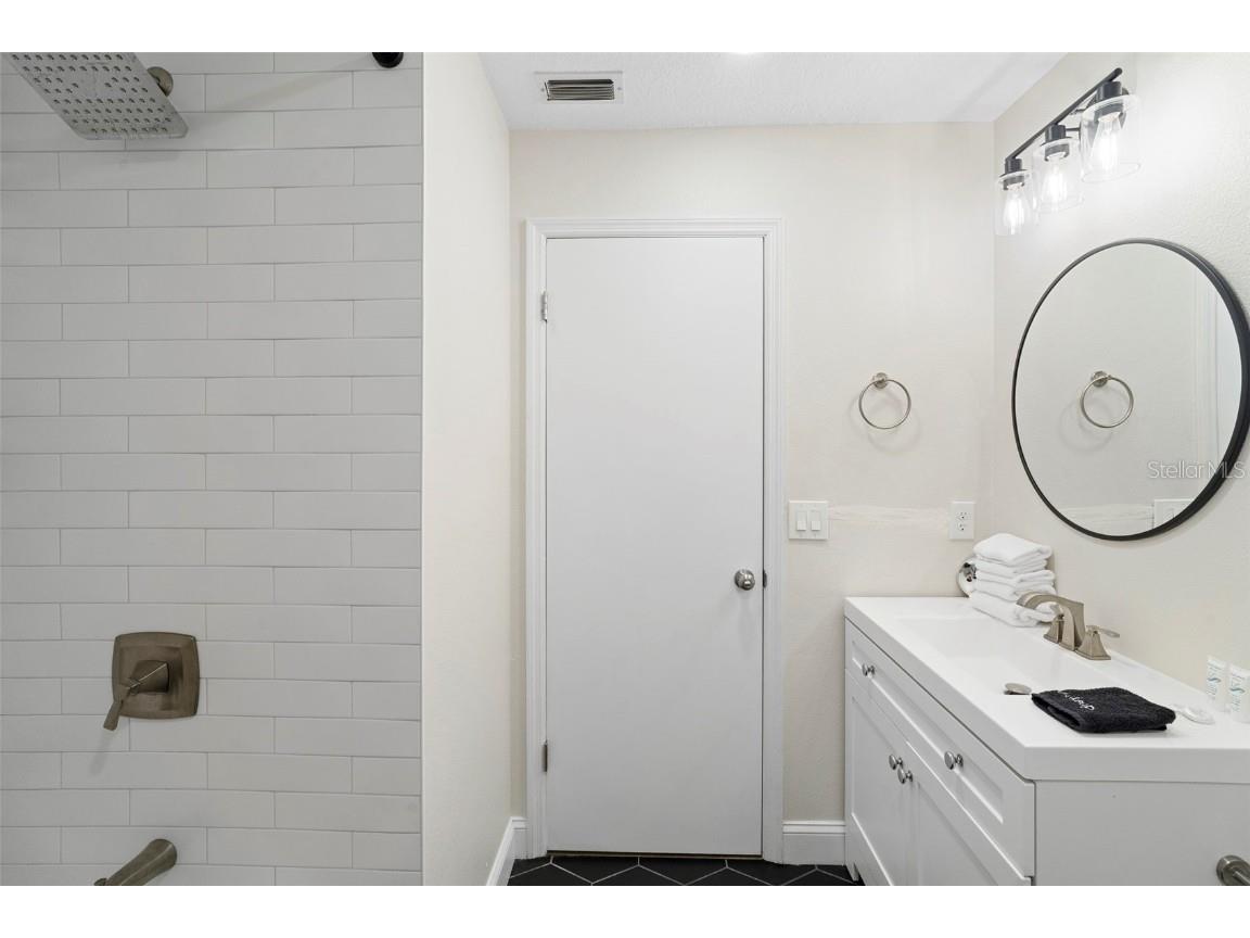 4520 Lake Gem Circle Orlando FL 32806 O6336958 image34