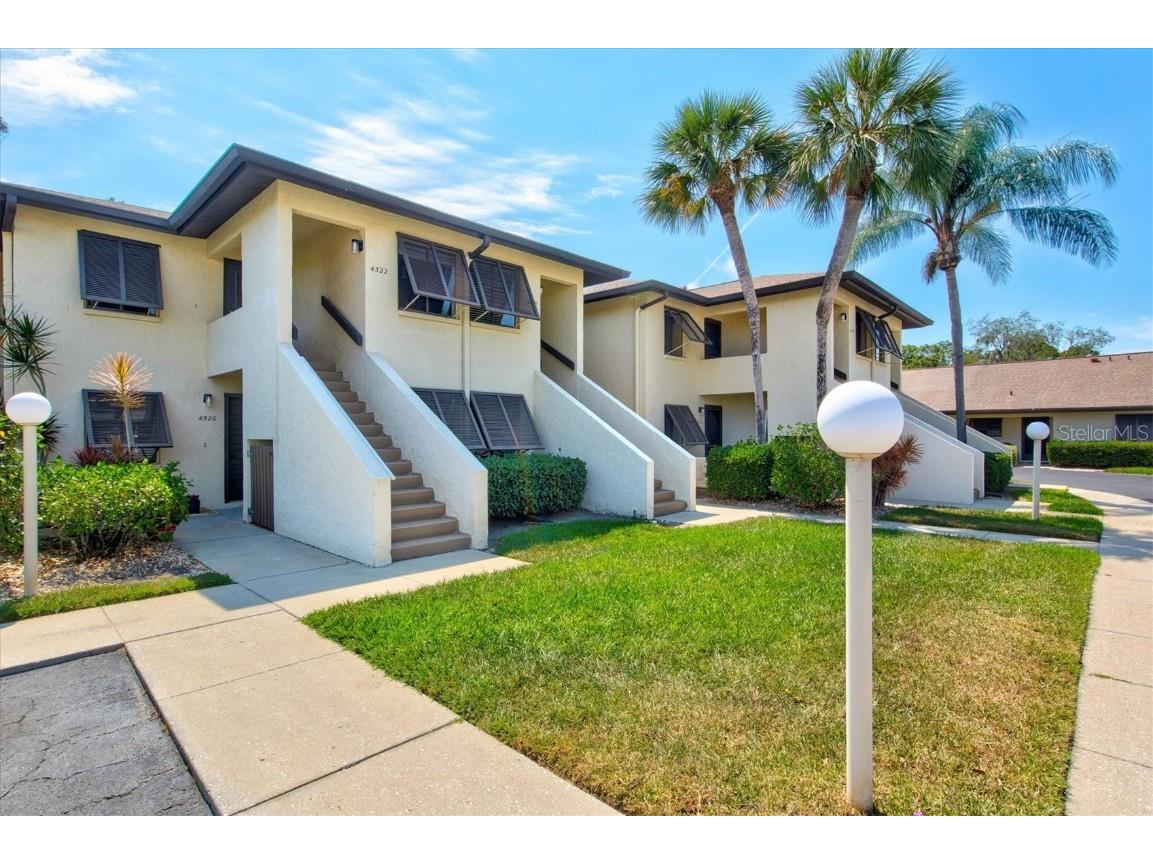 4520 Longwater Chase #31 Sarasota FL 34235 A4566602 image1