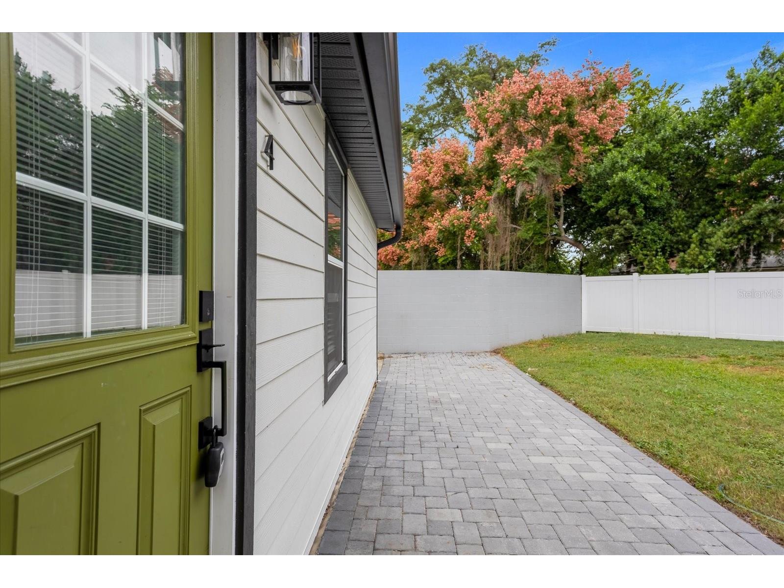 4521 Edgewater Drive #4 Orlando FL 32804 O6408662 image2