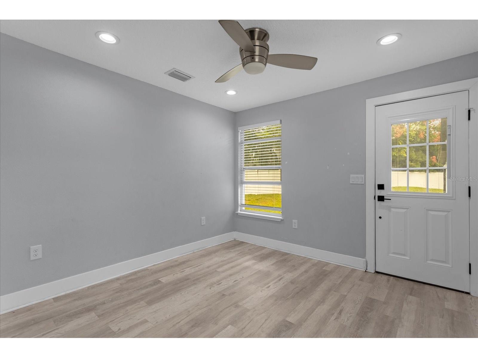 4521 Edgewater Drive #4 Orlando FL 32804 O6408662 image3