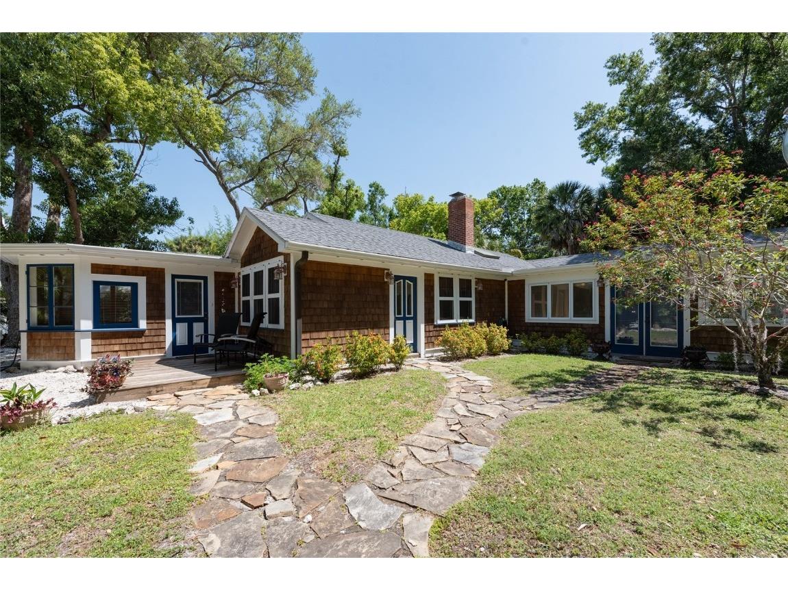 4522 Bay Shore Road Sarasota FL 34234 A4608016 image1