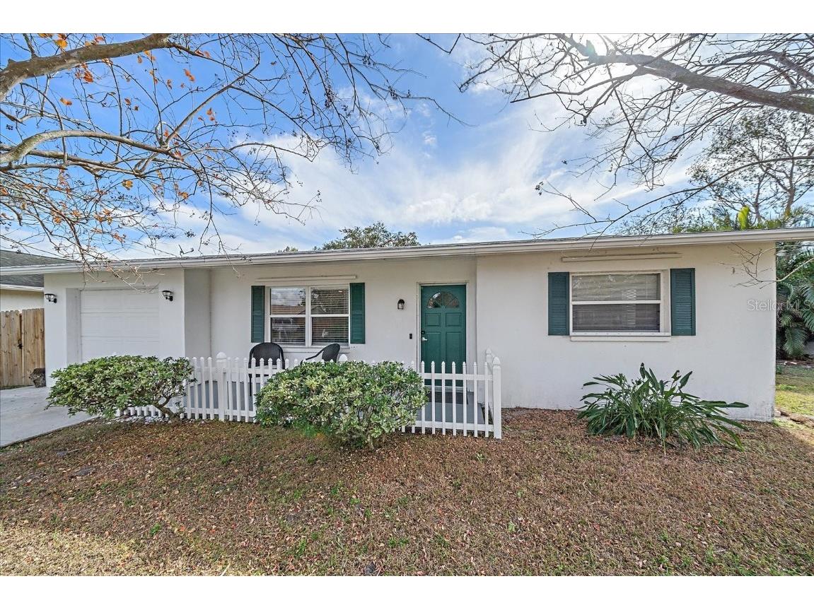 4522 Busti Drive Sarasota FL 34232 A4640073 image1