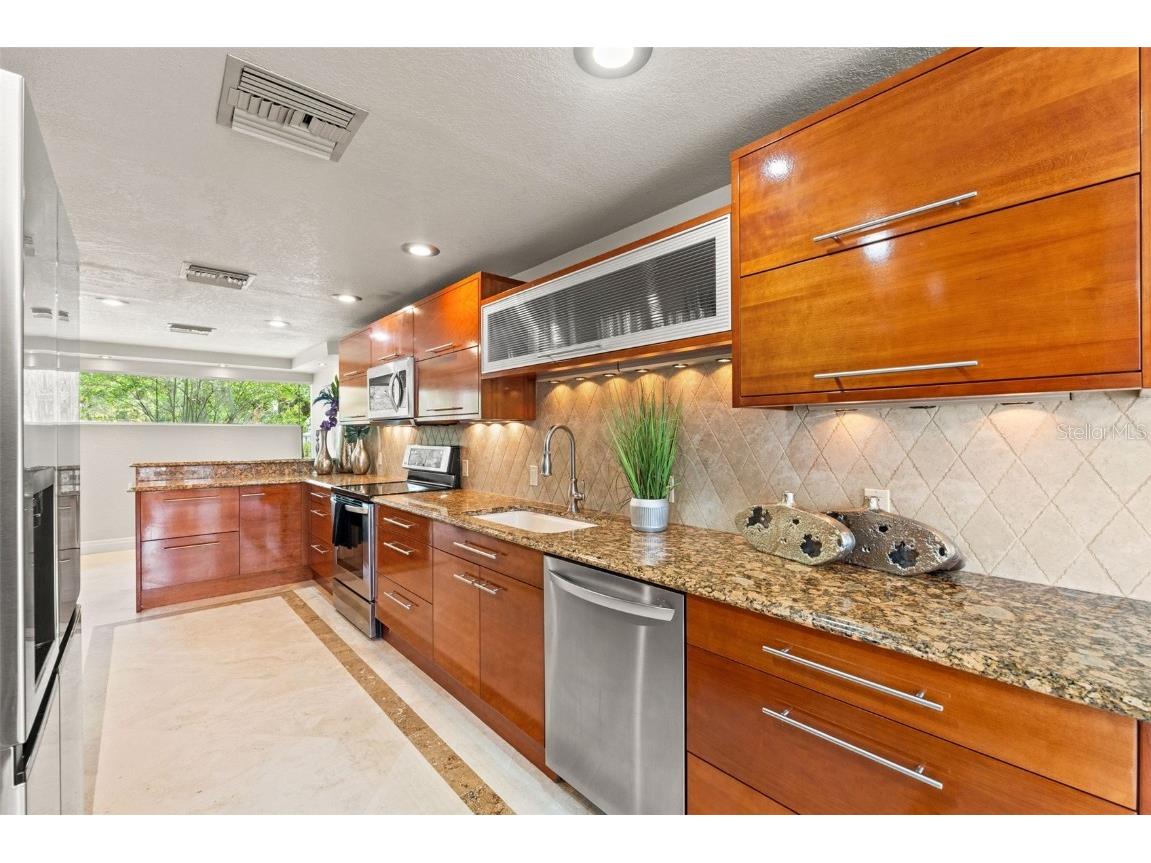 4522 W North B Street Tampa FL 33609 TB8433032 image11