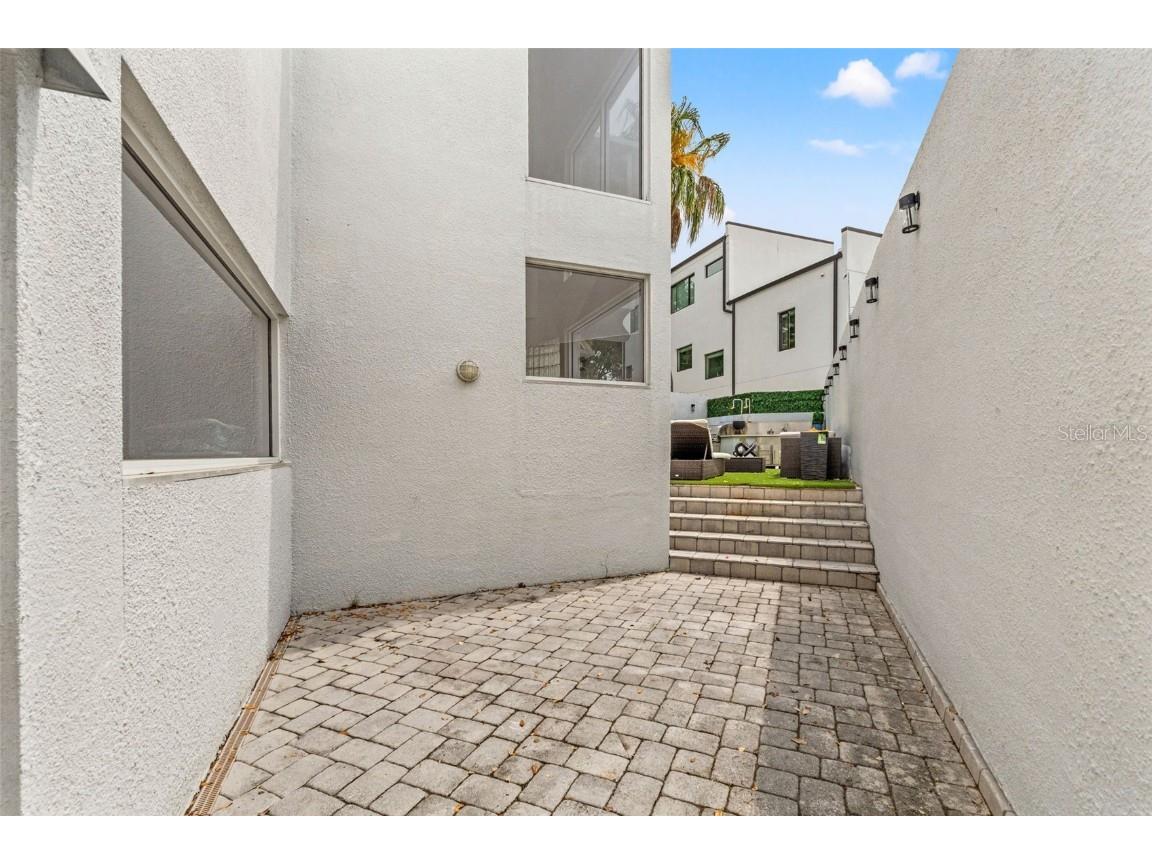 4522 W North B Street Tampa FL 33609 TB8433032 image39