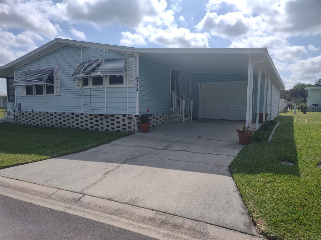 4523 14th Street E Ellenton FL 34222 A4533569 image1