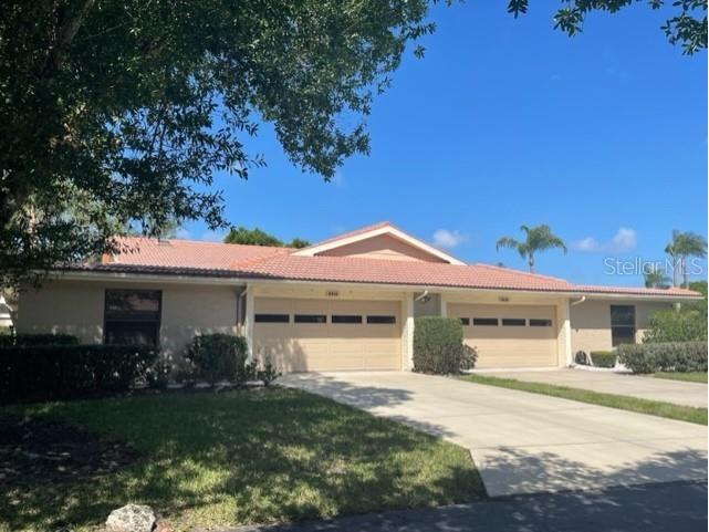 4523 Lakecrest Place #10 Sarasota FL 34233 A4566199 image1