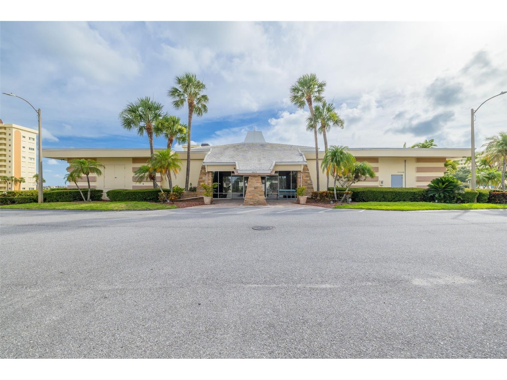 4525 Cove Circle #1002 Saint Petersburg FL 33708 TB8458441 image47