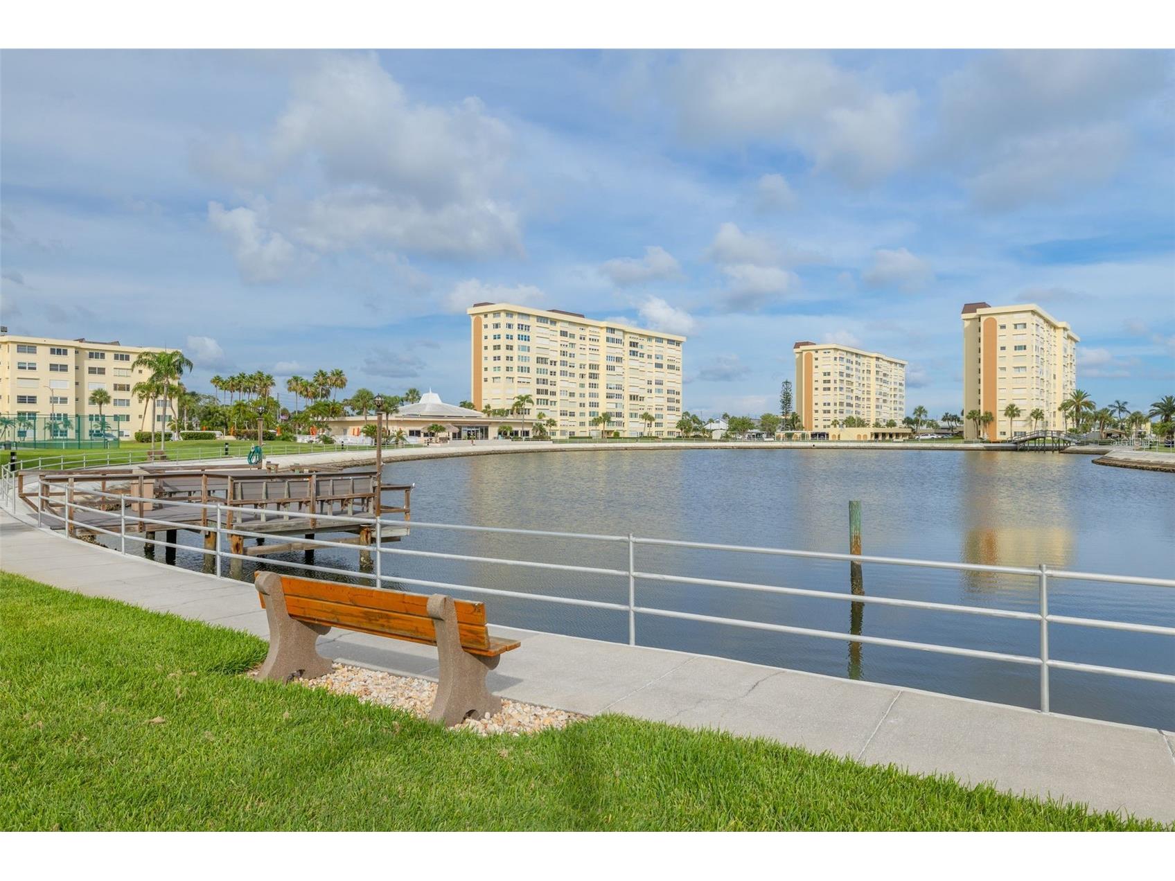 4525 Cove Circle #1002 Saint Petersburg FL 33708 TB8458441 image48