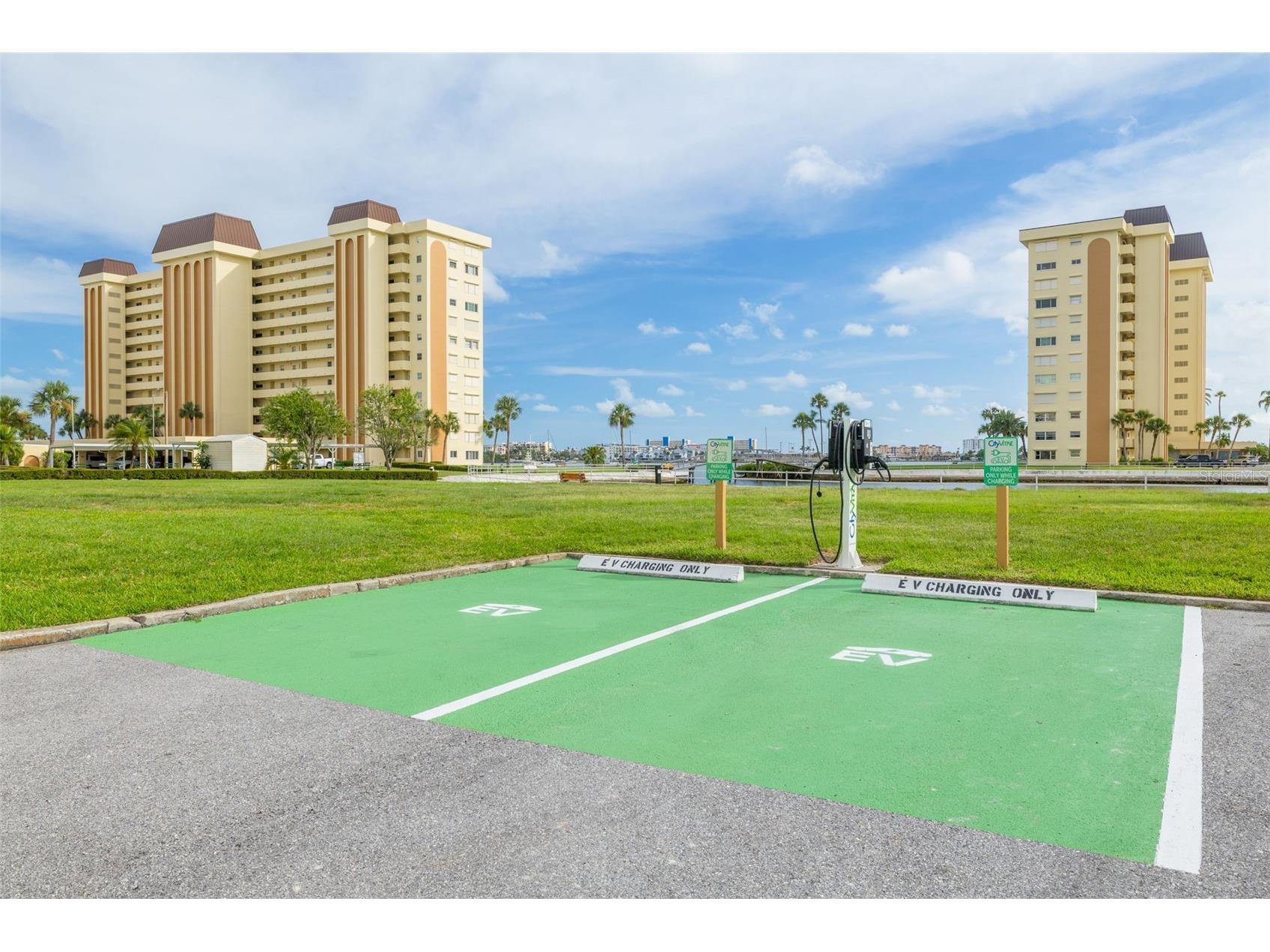 4525 Cove Circle #1002 Saint Petersburg FL 33708 TB8458441 image51